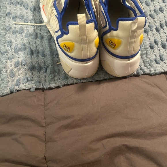 Nike size 10 - Picture 3 of 4